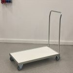 Vagn till stapelbara stolar och fällbara bord